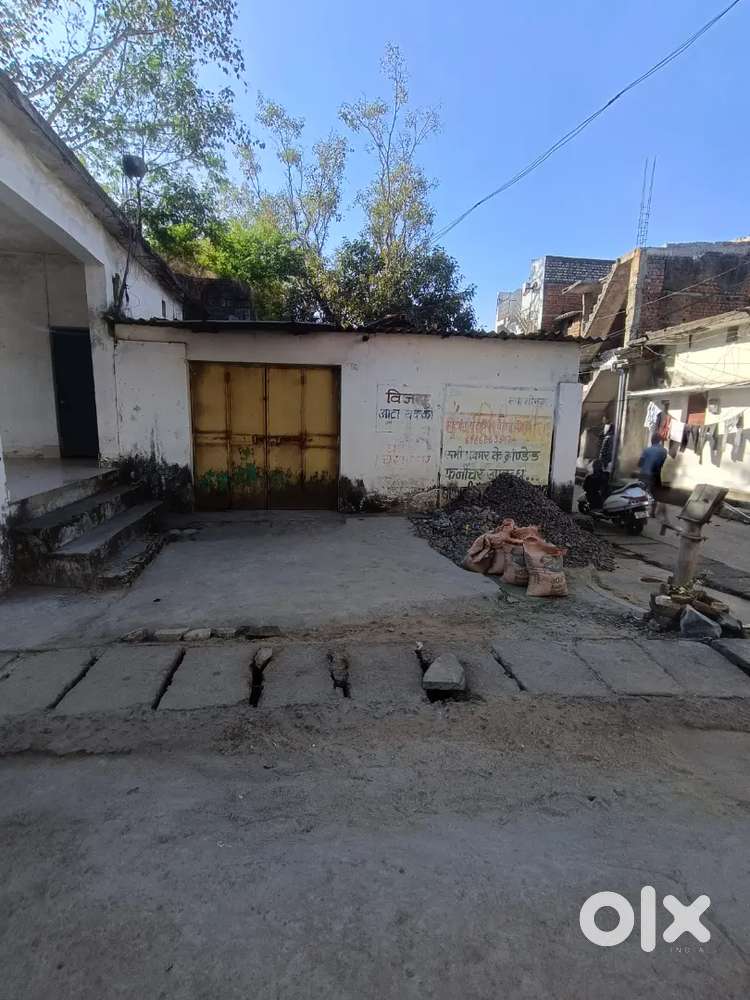 Barpali Chowk Se laga hua jameen bechna hai