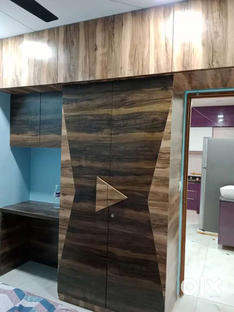 फलेट आफिस बंगलो में वुडन फर्नीचर सिर्फ लेबर वकॅ सोल्यूशन