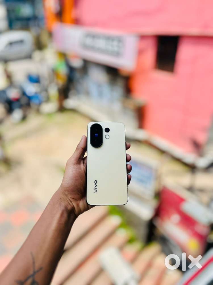 Vivo X200 fe 12/256 GB 11 months Warranty remaining Full box