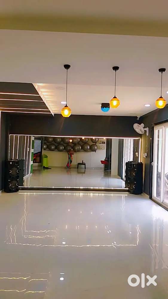 Hall hourly basis par rent se dena hai