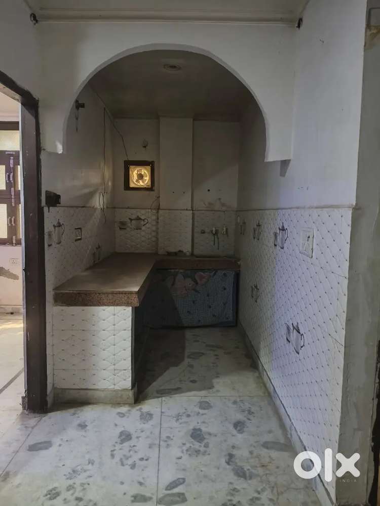 2BHK Independent flat for Rent, Vipin Garden 2Floor Family or Singles