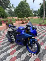 YAMAHA R15 V4