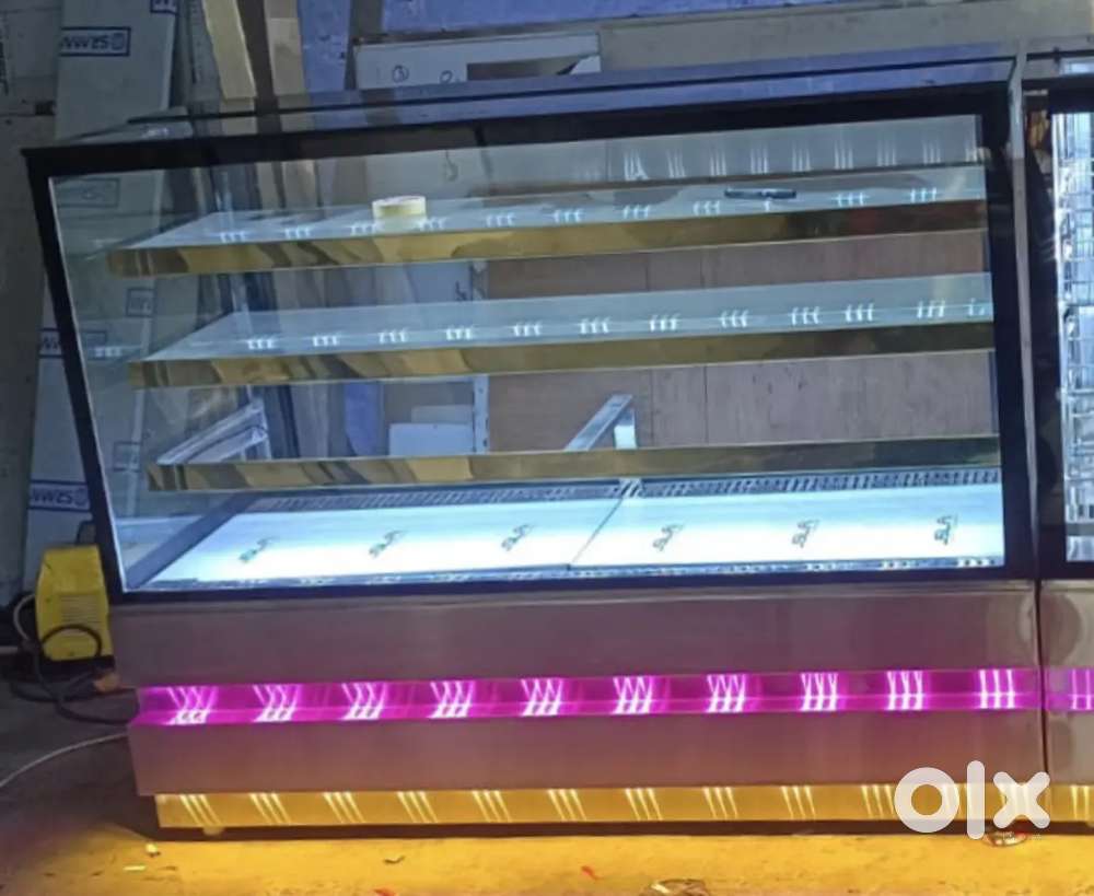 60'' × 26'' × 48'' pastry counter out door cooling