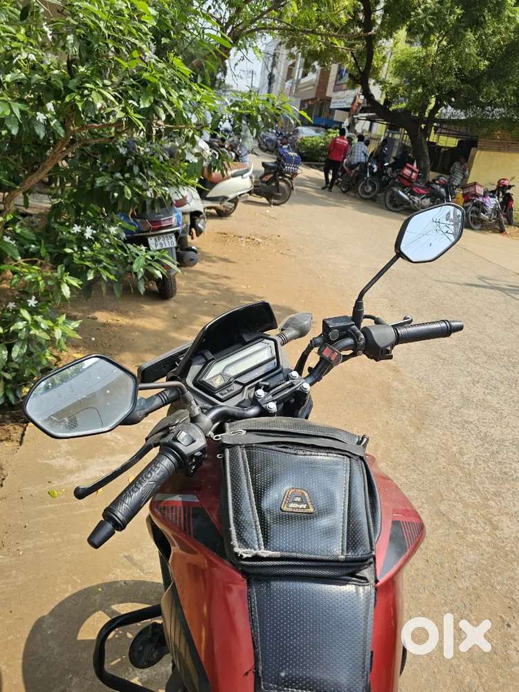 Honda x blade 160 maroon bs4