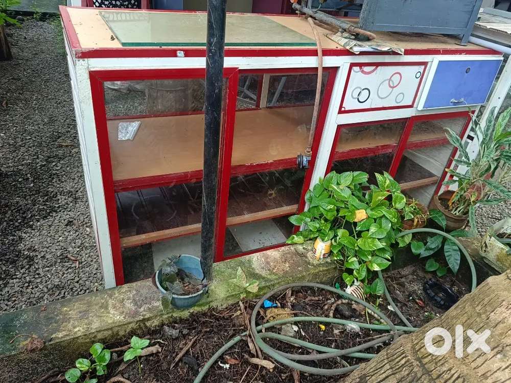 Shop display counter