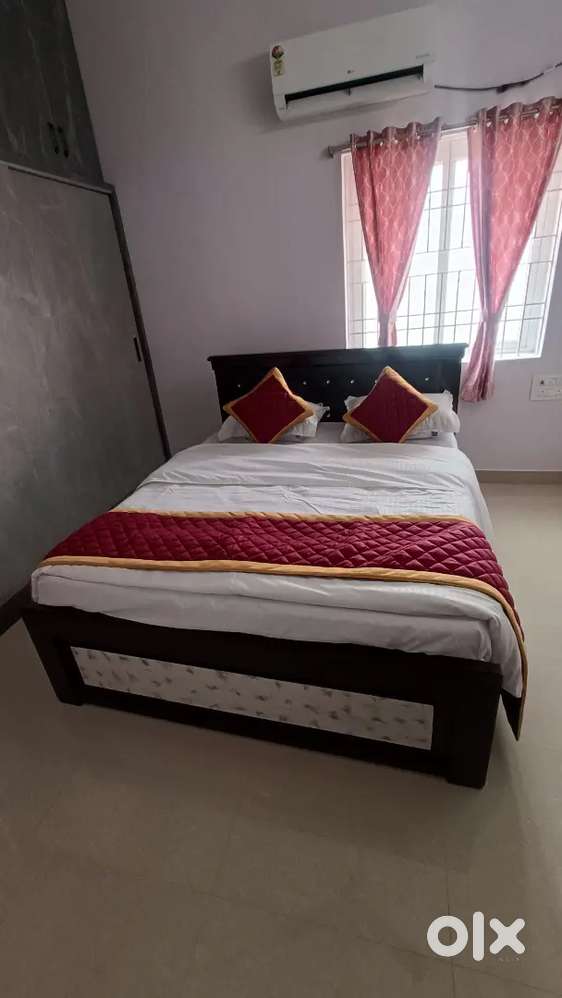 AC/Non AC 1BHK 2BHK FLATS