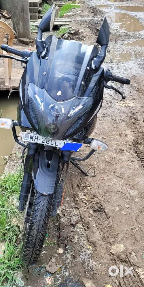 PULSAR 220 DTS-I F BLACK HORSE