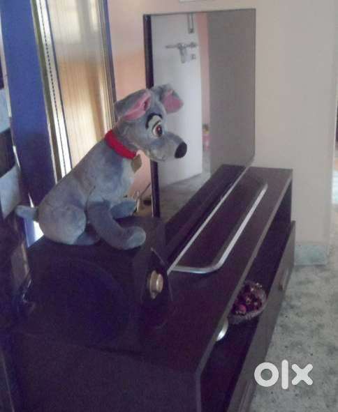 Few months Vu California 43 LED TV with Dual HDMI n USB Mint condition