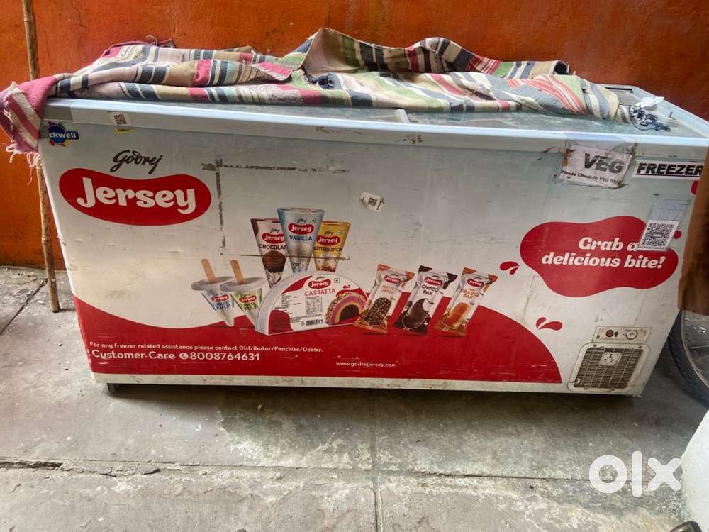 ROCKWELL SLIDE DOOR FREEZER 545 Liters