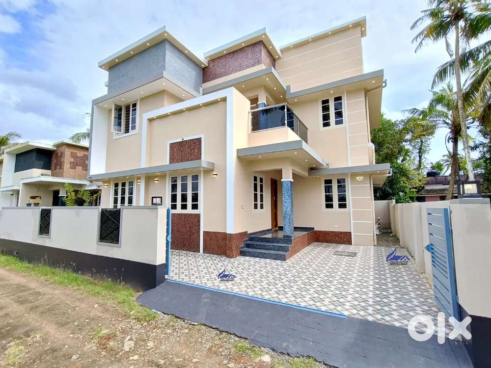 Ready to move 4 bedroom attached house for sale near Koonammavu