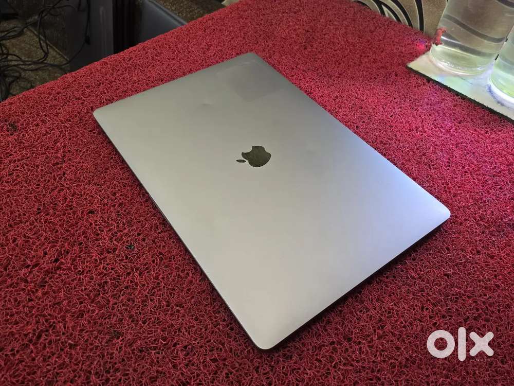 Apple Macbook Pro 2020 i7 16gb 512gb 5.5gb Graphics 16inch Retina
