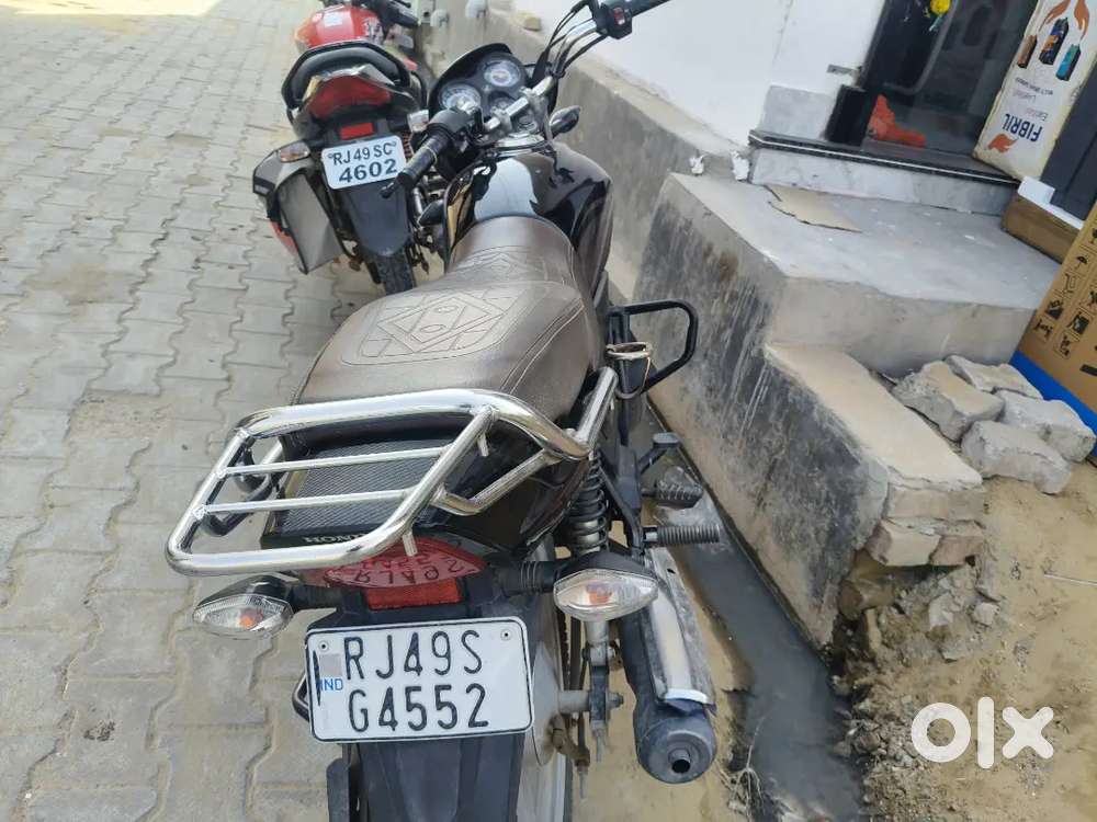 All ok condition koi  cheak kr skte ho 21000km chali huyi h