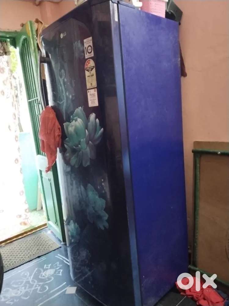 Lg fridge.   270litr