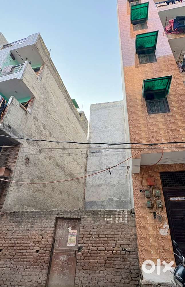 50 gaj plot (16*30) , near dwarka mor metro , 25-30 feet main road