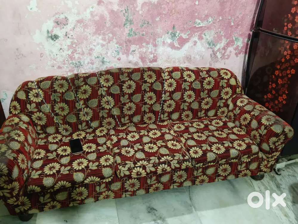 Good quality sofa,Price can be negotiable