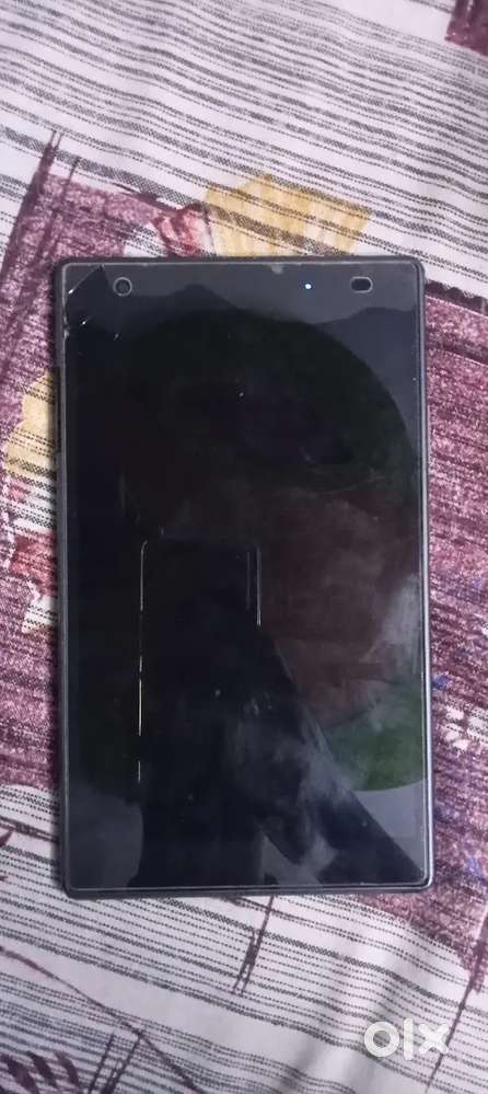 Lenovo TB-8704X