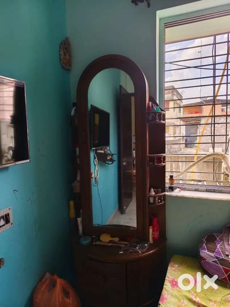 Wooden dressing table