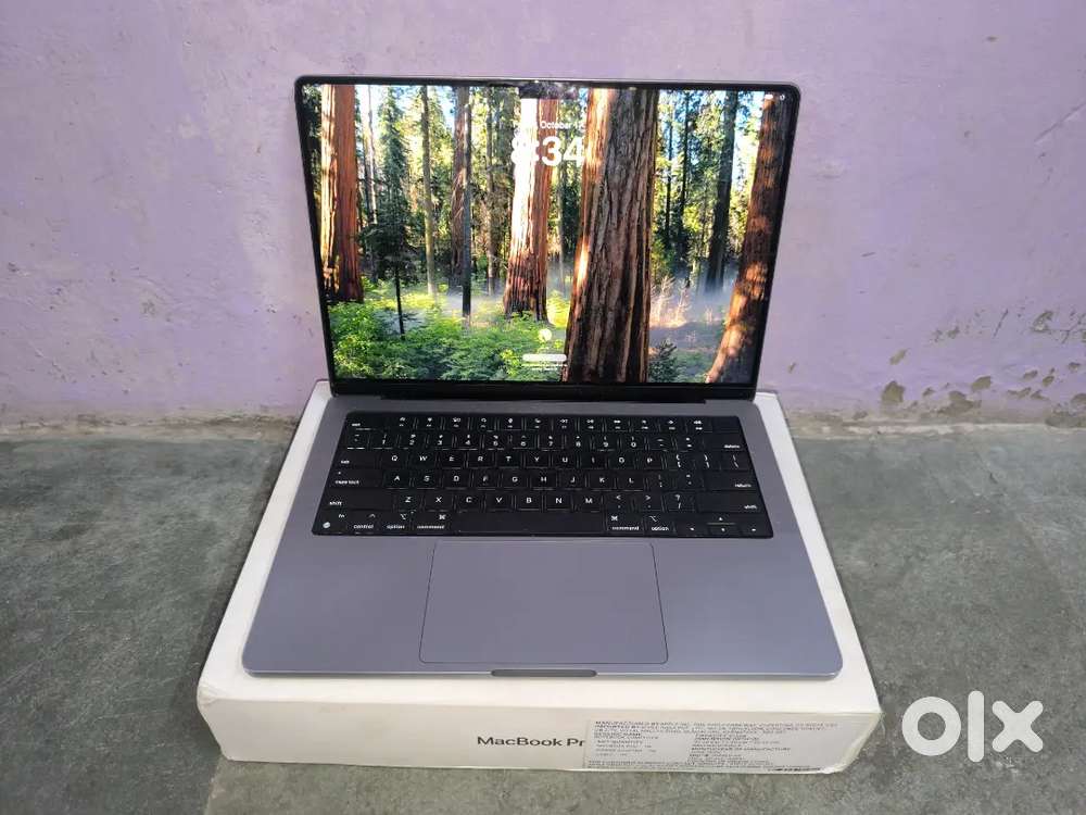 MacBook pro 14 inch M1 pro Chip 16GB RAM 512GB SSD