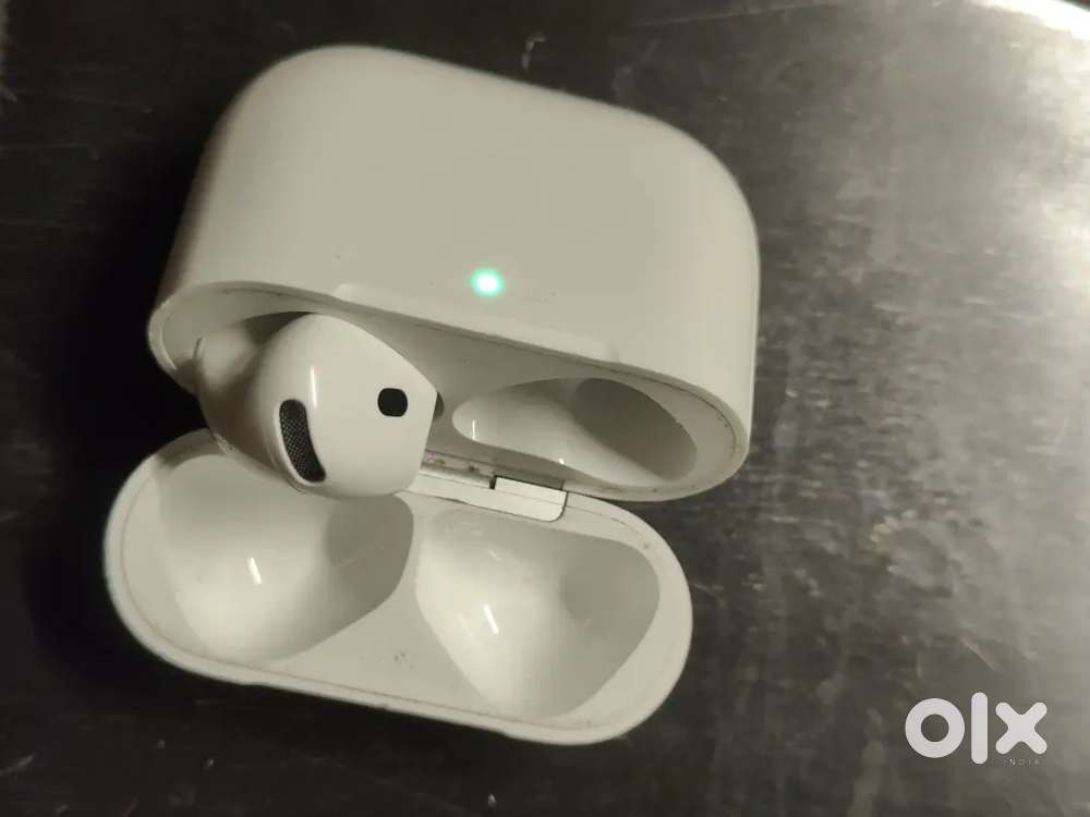 Apple Airpods 4th generation only one bud