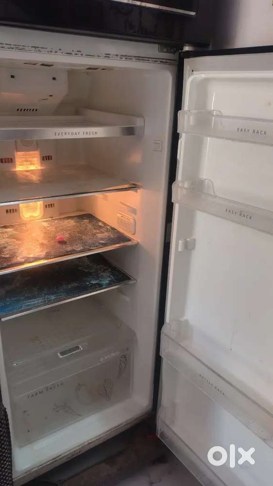 Whirlpools intellifresh convertible fridge for argent sale 1 yaer old