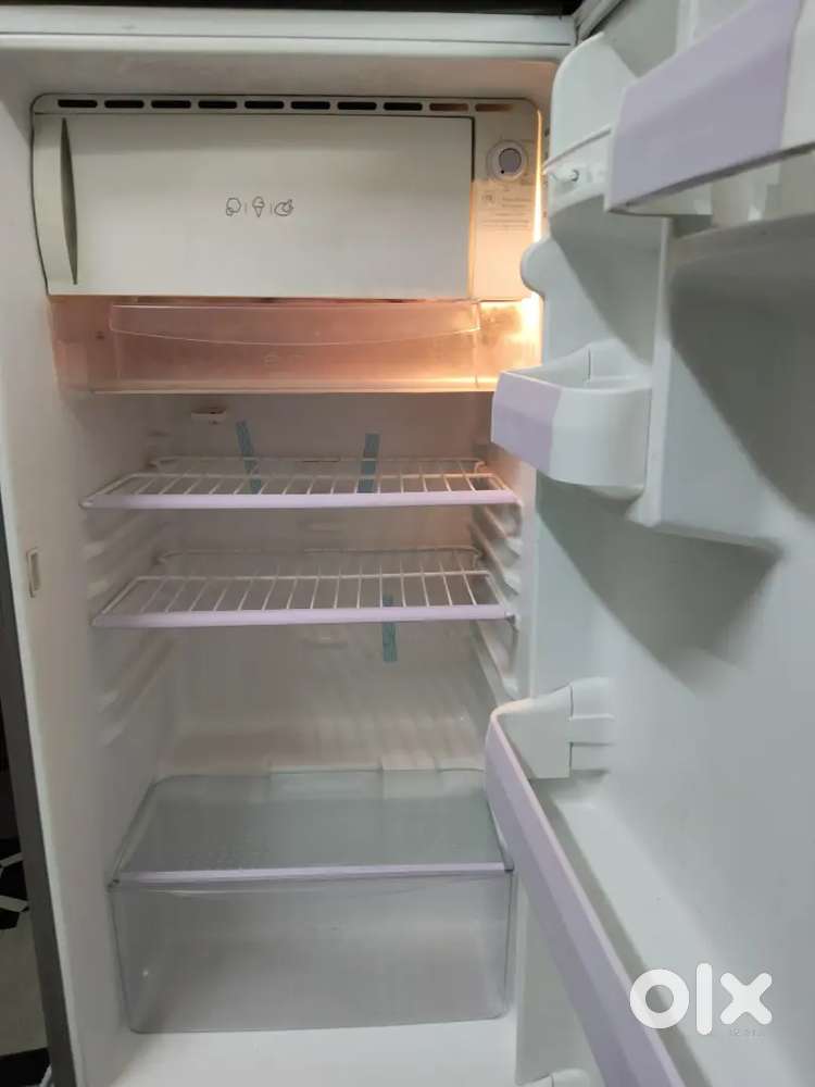 LG 5 star 187 ltrs, scratch less, perfectly working Fridge
