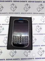 New Blackberry bold 4 (9900) with all accessories and box with bill an
