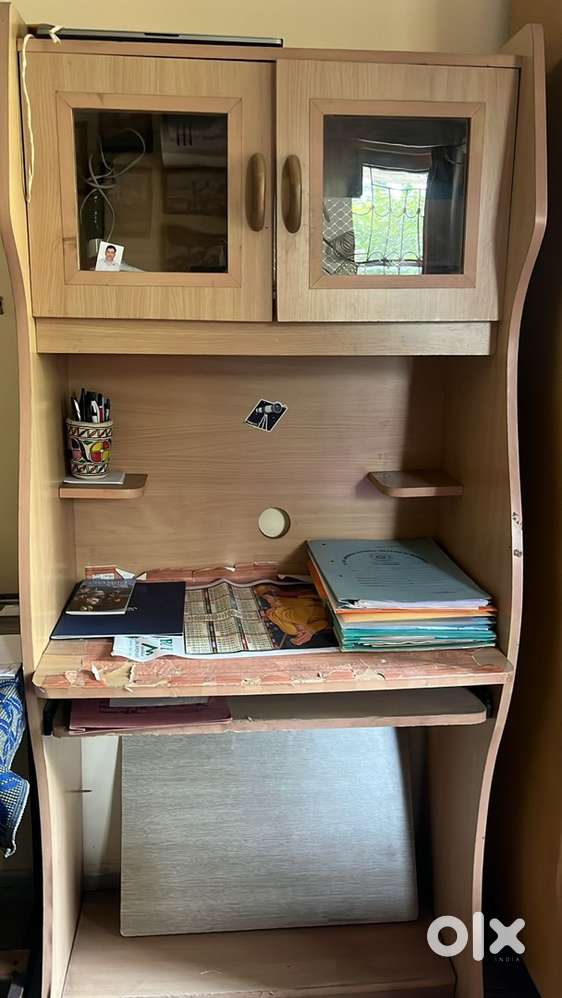 Computer table and study stable