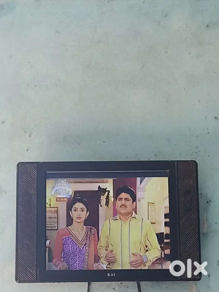 Akai 24 LCD TV