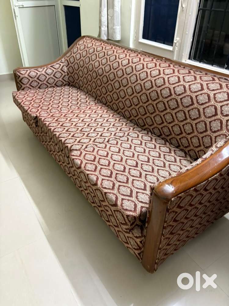 5 Seater Sofa Set with Centre Table