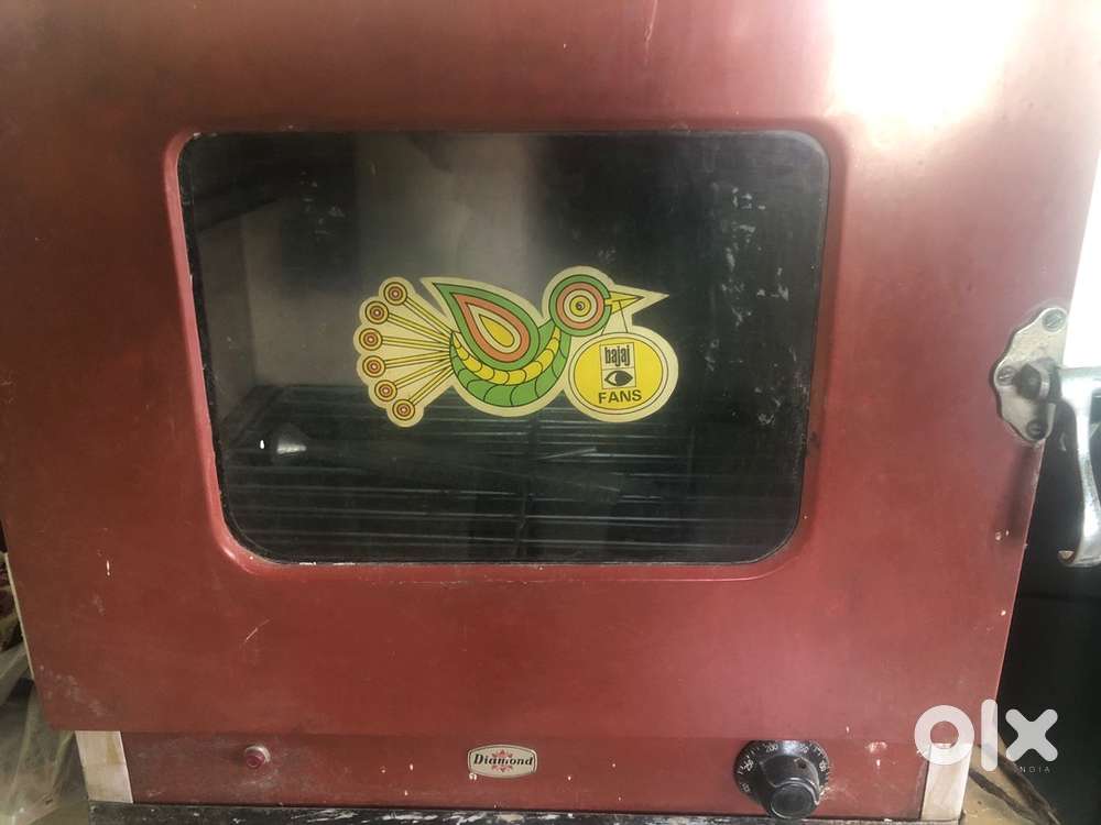 Hot case for cake bake