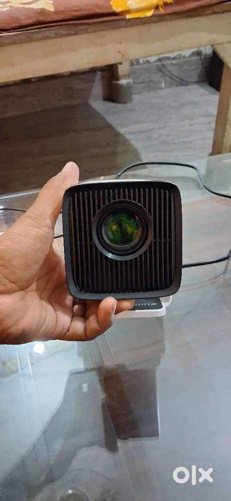 WZATCO YUVA GO PLUS PROJECTOR