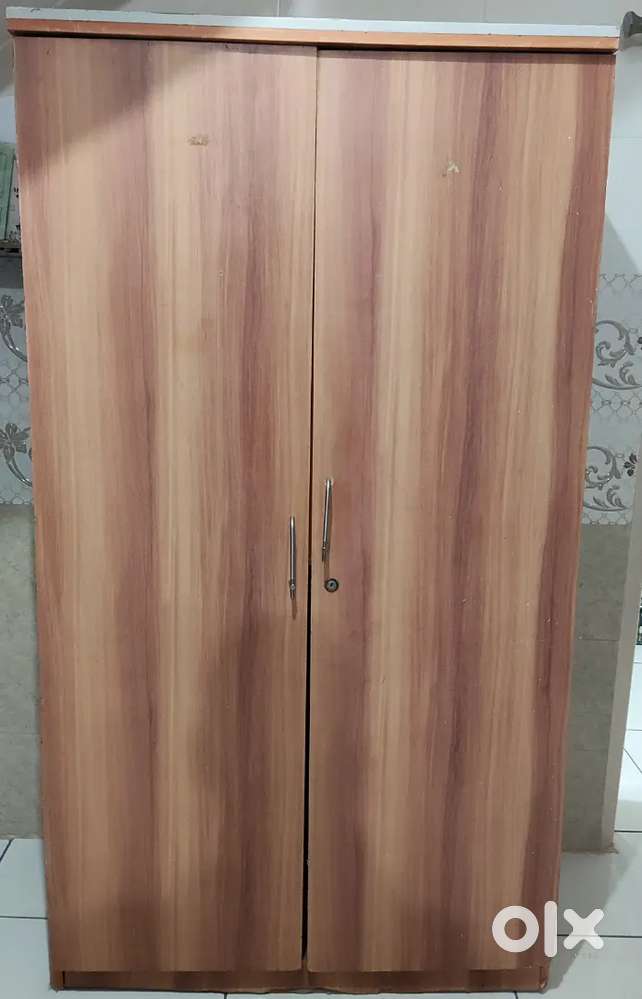 6-foot wardrobes with shelves