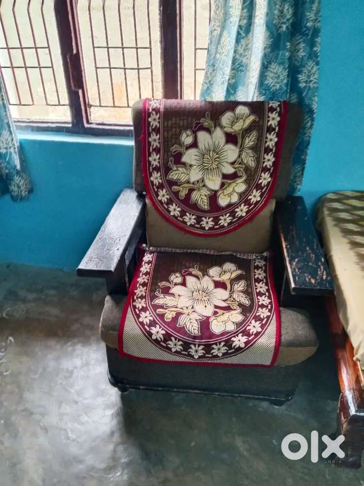 Sofa set with covers