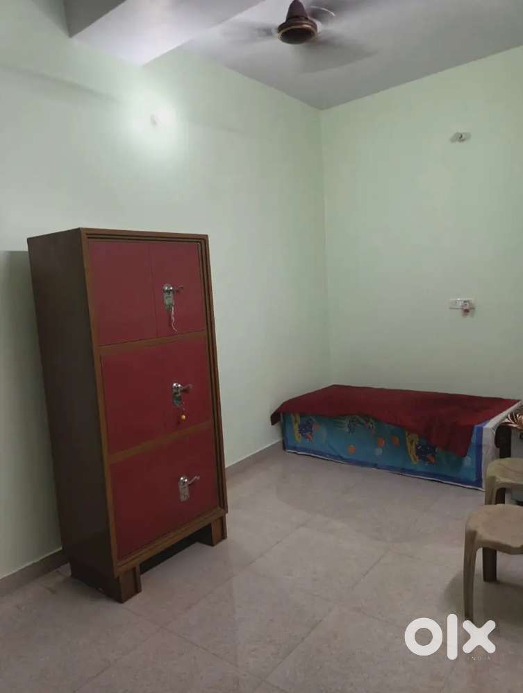 Room available for two girls