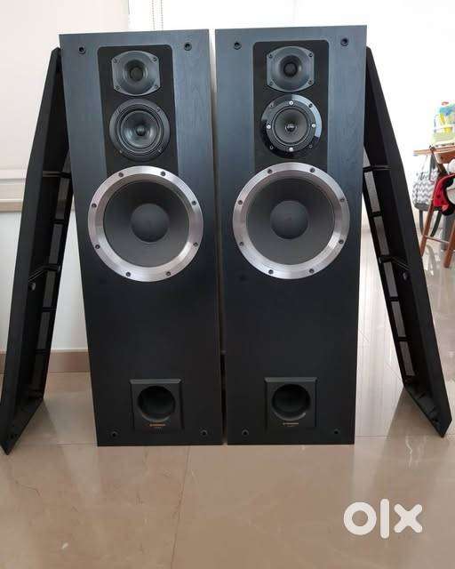 Pioneer S-HF9 pair of floor standing speakers in excellent condition
