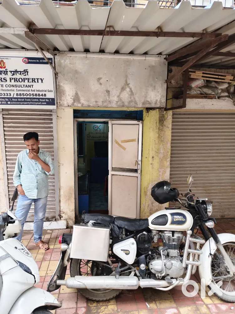 Shop for sale semi furnish urgent Andheri MIDC near Aqua line station