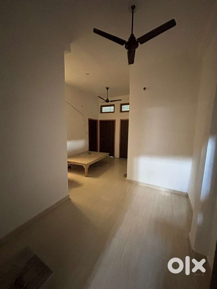 2BHK Room at Prime Location Asuran Medical Road, Shriram Tower.