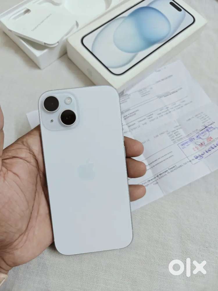 iPhone 15 blue