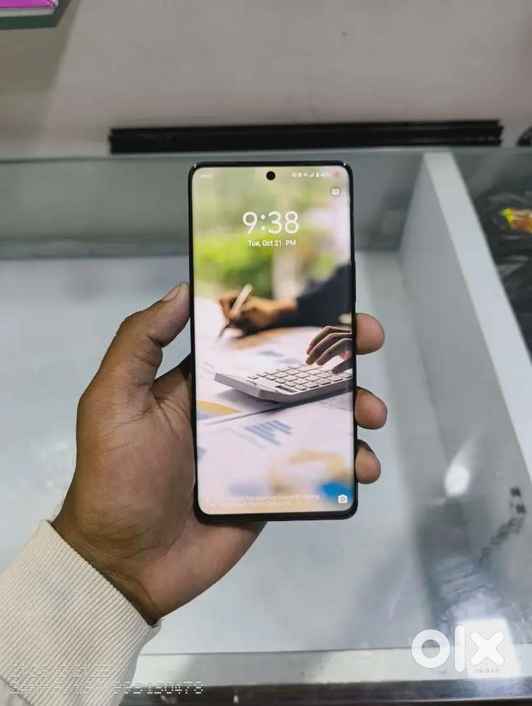 Vivo V25 Pro ( 8+8GB Rom & 128GB Internal )
