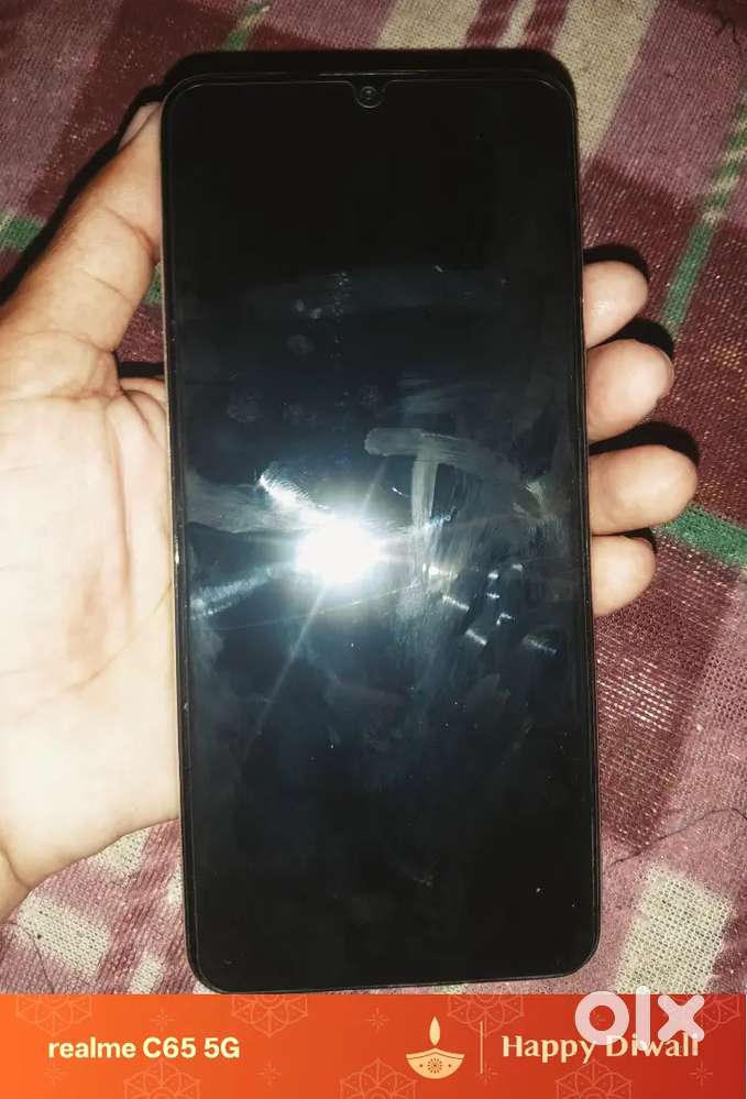 फोन बिल्कुल ठीक है।  मेरे पास तीन फोन है