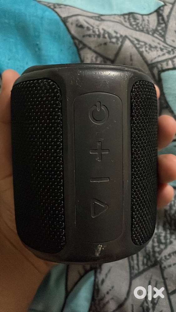 BOAT STONE  352 BLUETOOTH SPEAKER BEST CONDITION GOOD BATTRY BACKUP