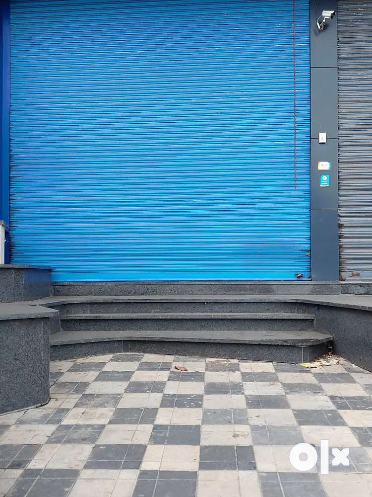Cafe For Rent College road 600 sq ft Shop