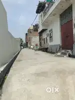 100 gaj or 50 gaj k plot pakki colony mein available hai