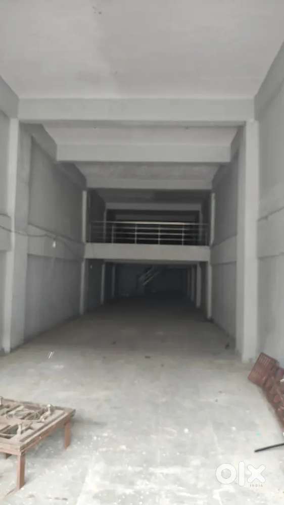 Shop for sale near station