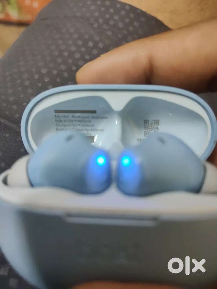 BOAT AIRPODS SUPREME