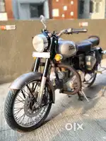 Royal Enfiel classic 350 New like condition