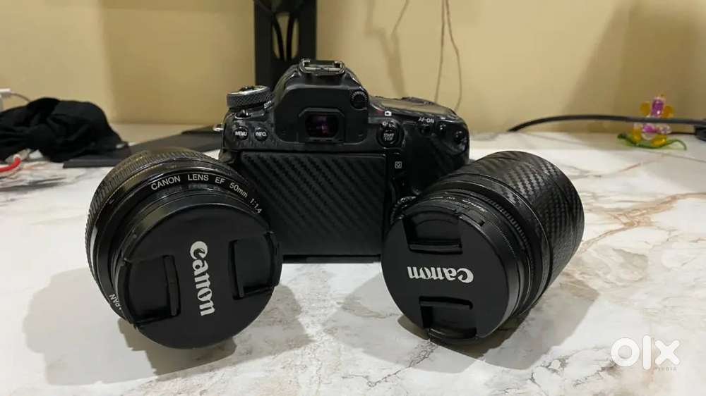 Canon 70D camera with mobile gimbal