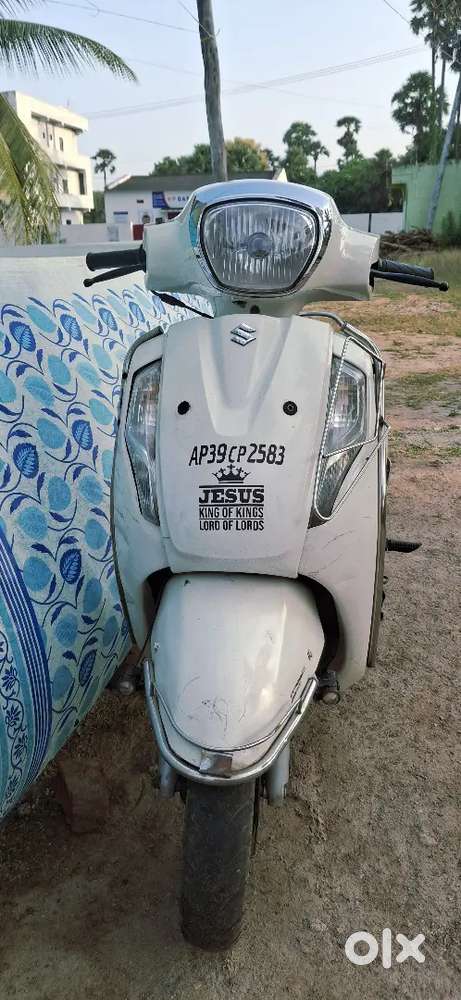 Access 115 white scooter is ready to sale location-Ramapuram/vepagunta