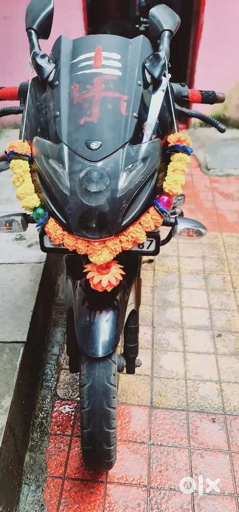 Pulsar 180 F 7/9/2019 2st Owner Single Hand Used excellent