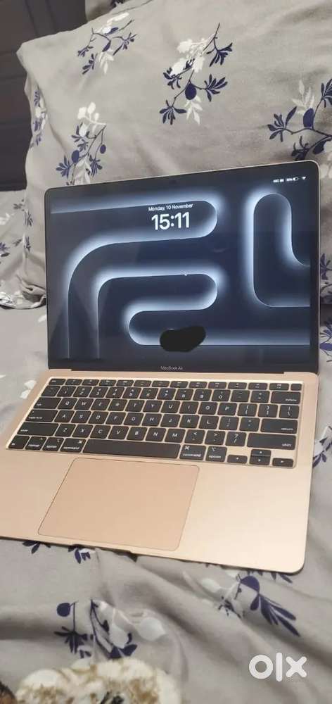 MacBook Air 2020 13 inch i3 Gold